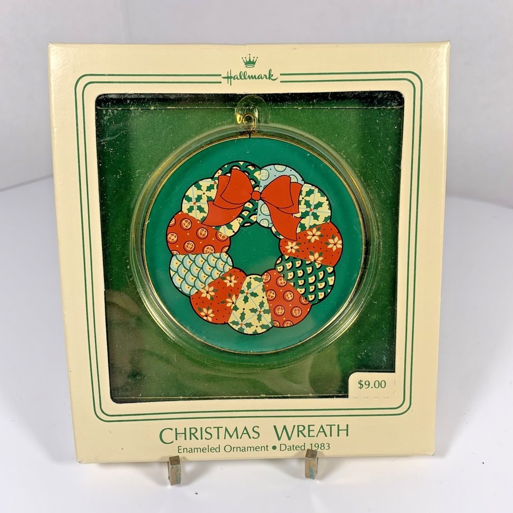 Hallmark 1983 Vintage Keepsake Ornament with box Christmas Wreath with box